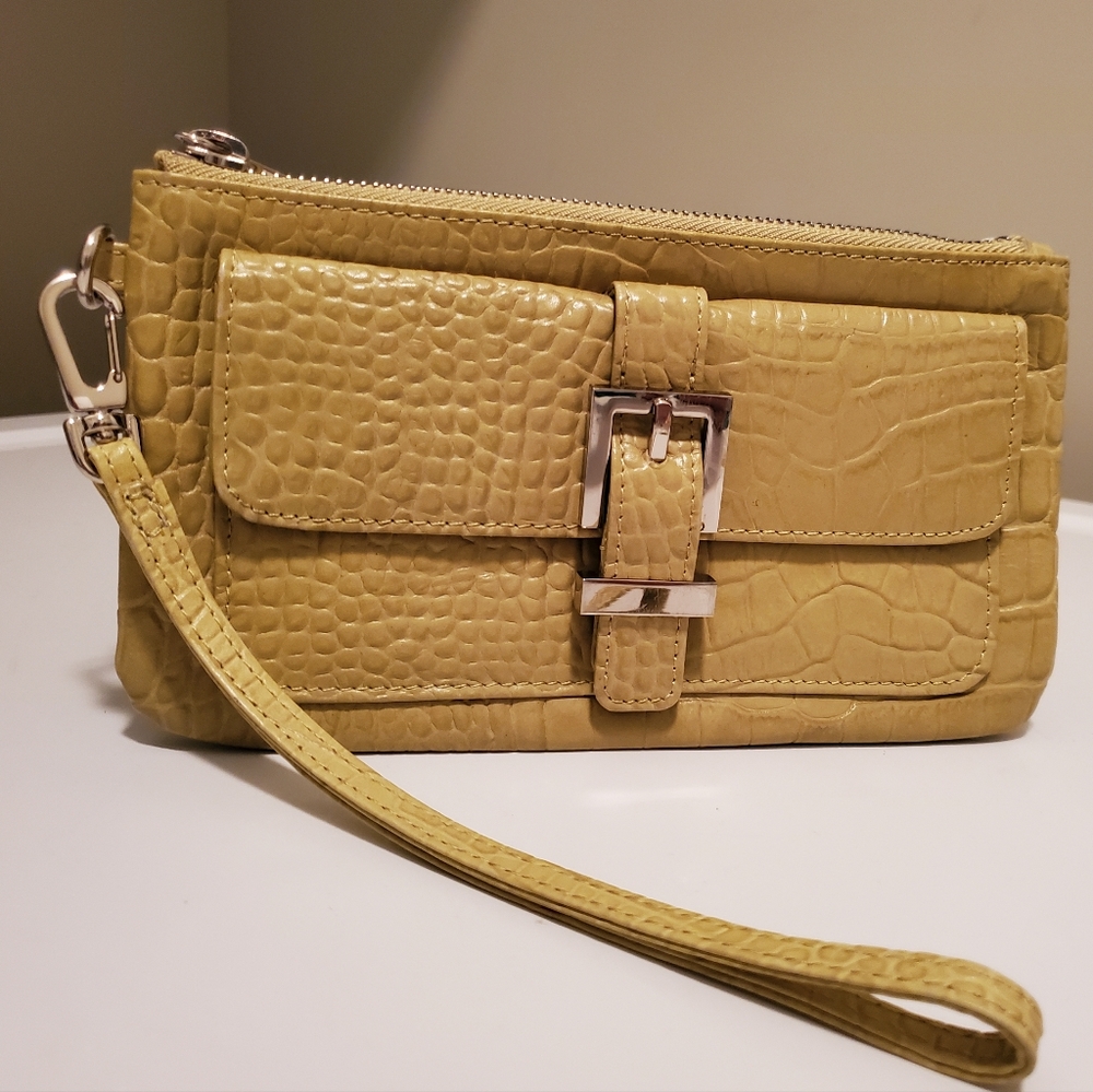 EXPRESS Women's Green Leather Wallet, Wristlet